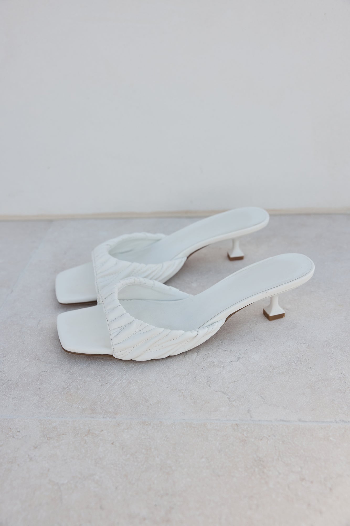 Pilar Heel - White