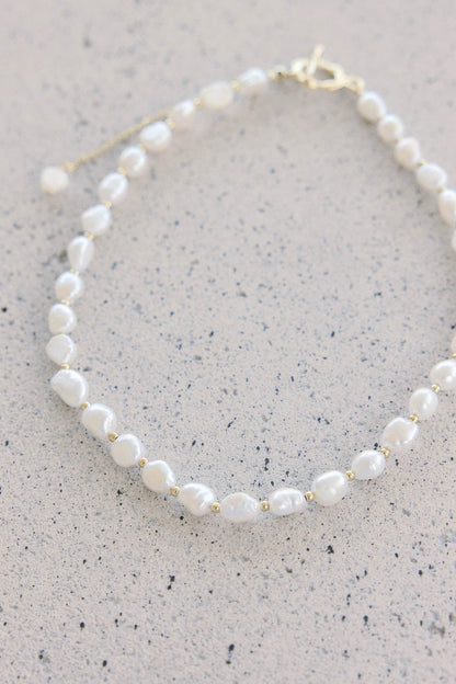 Sand Glow Freshwater Pearl Necklace Gold White