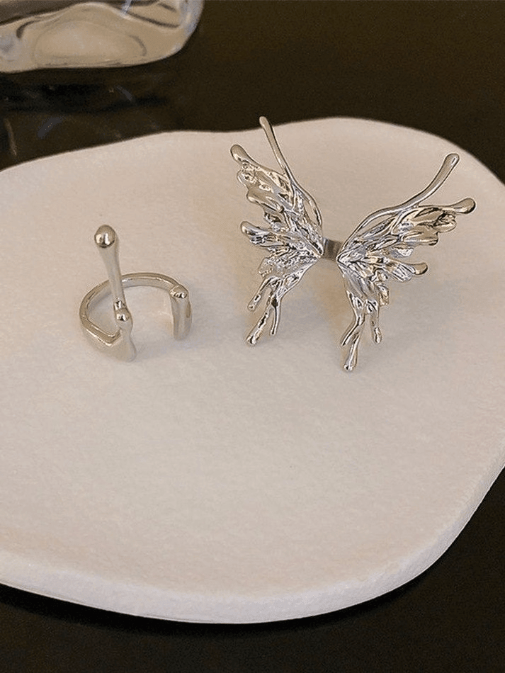 Grunge butterfly cuff ring