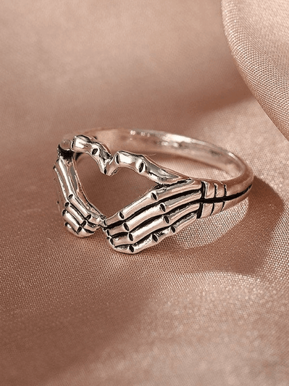 Heart Pattern Skull Ring