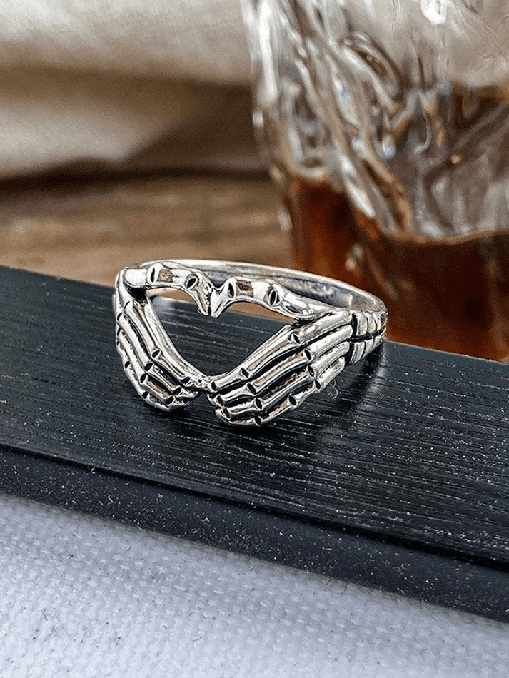 Heart Pattern Skull Ring