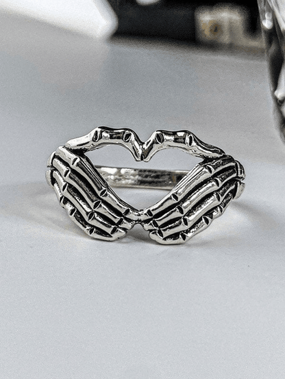Heart Pattern Skull Ring