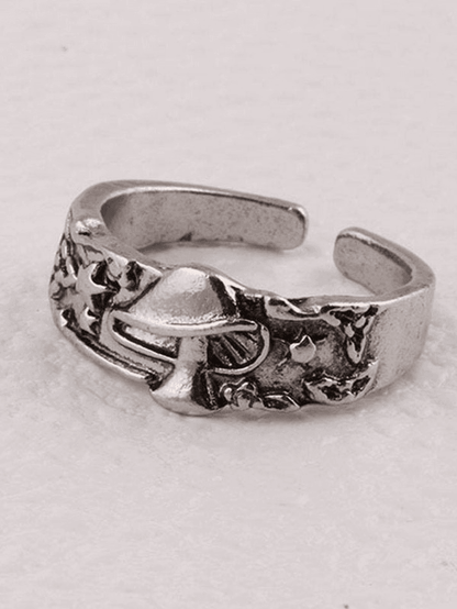 Vintage mushroom star relief ring