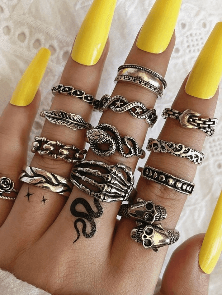 Vintage punk skull ring