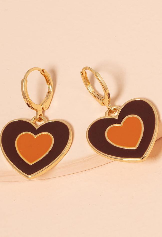 Heart-shaped dangling earrings