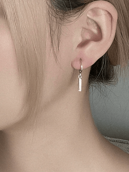 Silver geometric dangling earrings