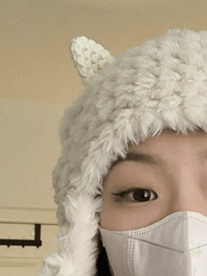 Warm fluffy lambskin trapper hat