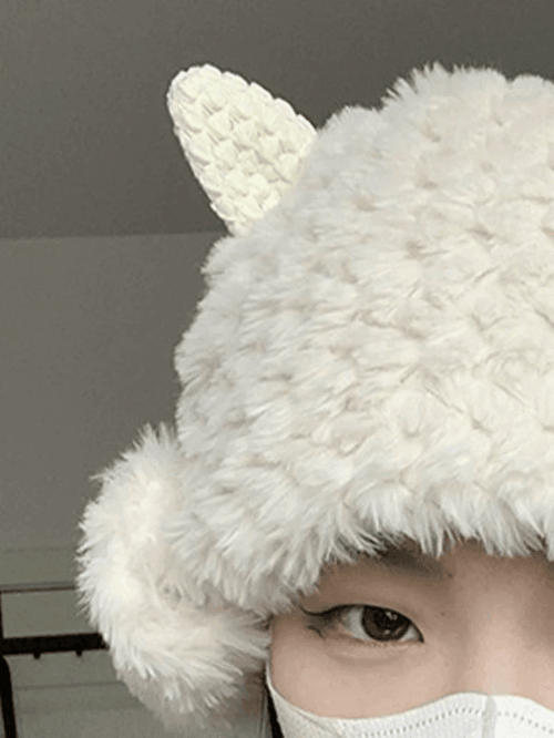 Warm fluffy lambskin trapper hat