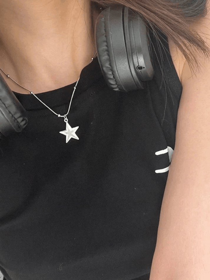 Vintage punk star necklace in silver