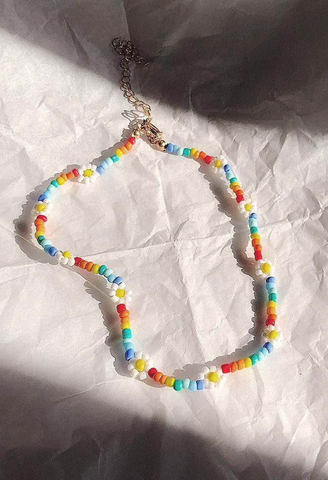 Holiday Daisy Necklace