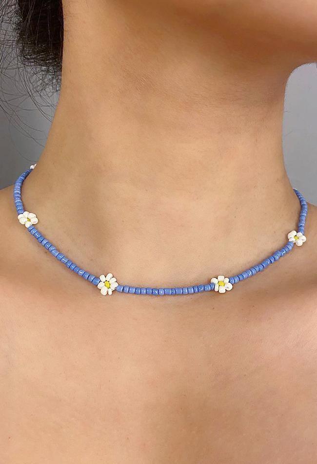 Holiday Daisy Necklace