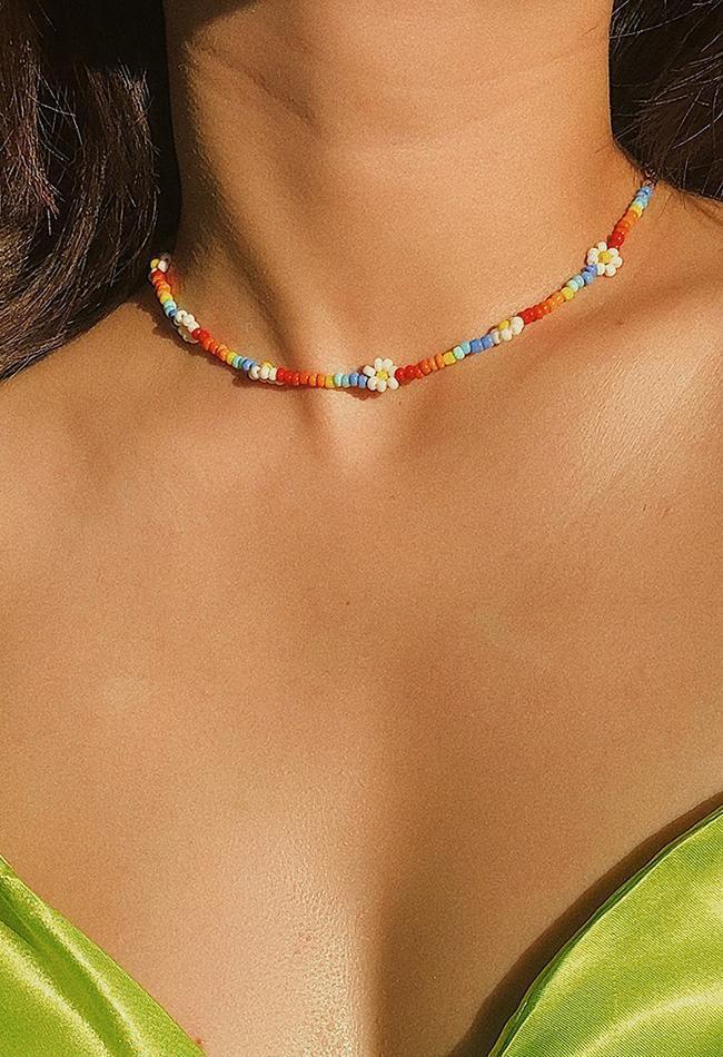 Holiday Daisy Necklace