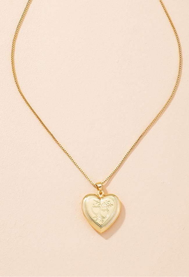 heart shaped pendant necklace