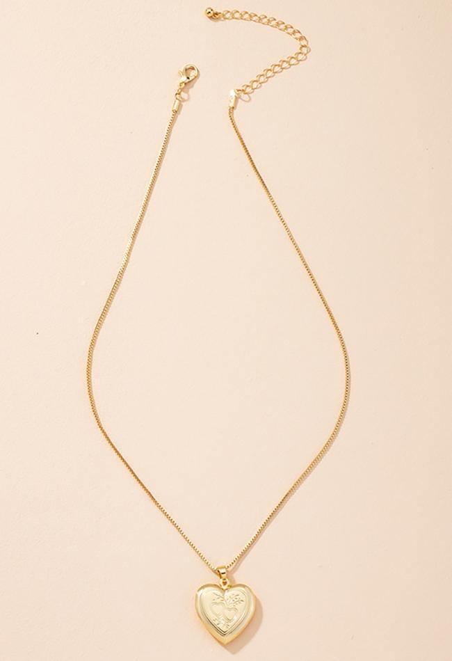 heart shaped pendant necklace