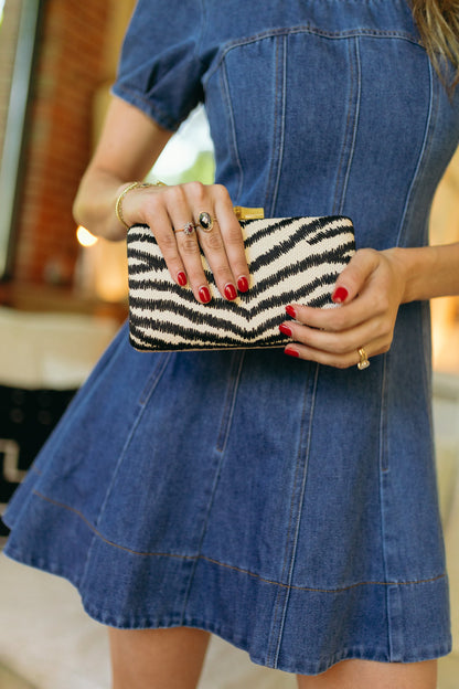 On the Prowl Box Clutch